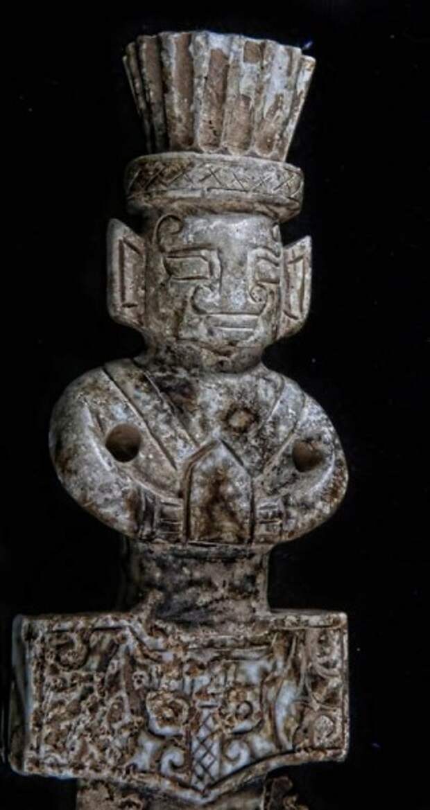 Reverse-side-of-the-votive-sword