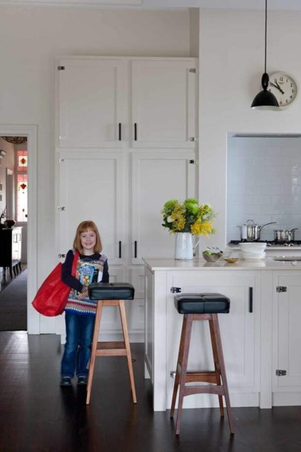 Классический Кухня by One Small Room - OSR Interiors & Building Design