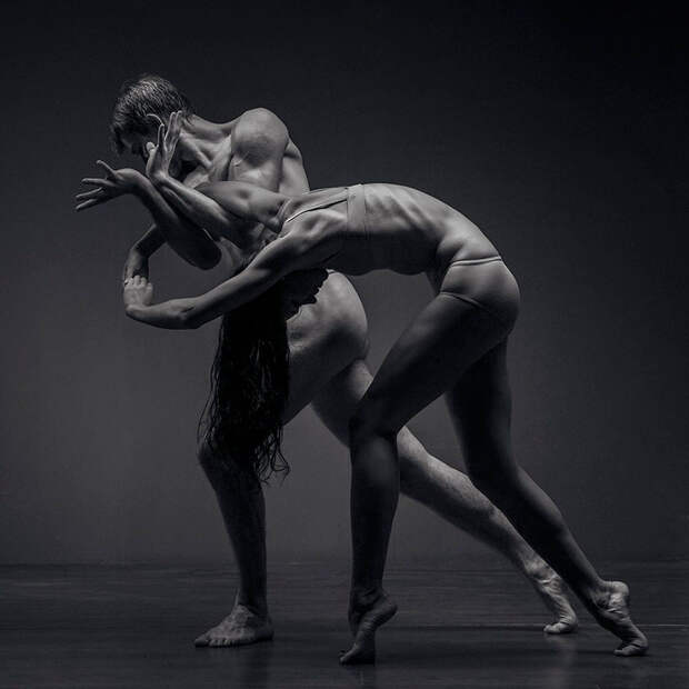 https://static.boredpanda.com/blog/wp-content/uploads/2016/10/dance-photography-vadim-stein-42-580496004a235__880.jpg