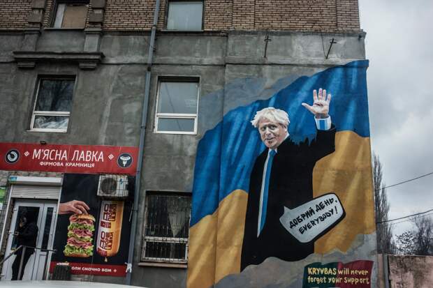 Захарова отреагировала на визит Бориса Джонсона на позиции ВСУ