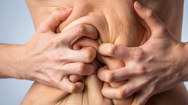 Врач Терехова посоветовала не терпеть нарастающую боль внизу живота