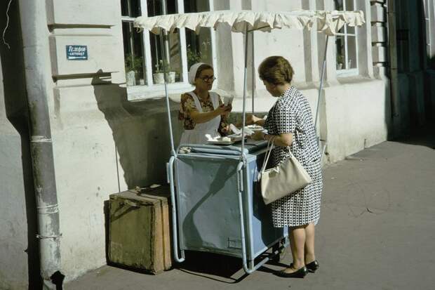 Уличная торговля в Москве 50-х москва, торговля, фото