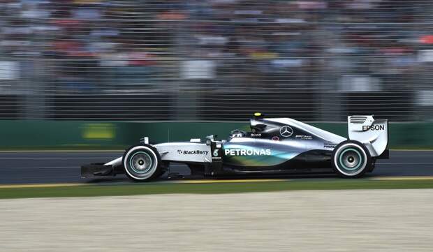 Пилот Mercedes Нико Росберг во время гонки 