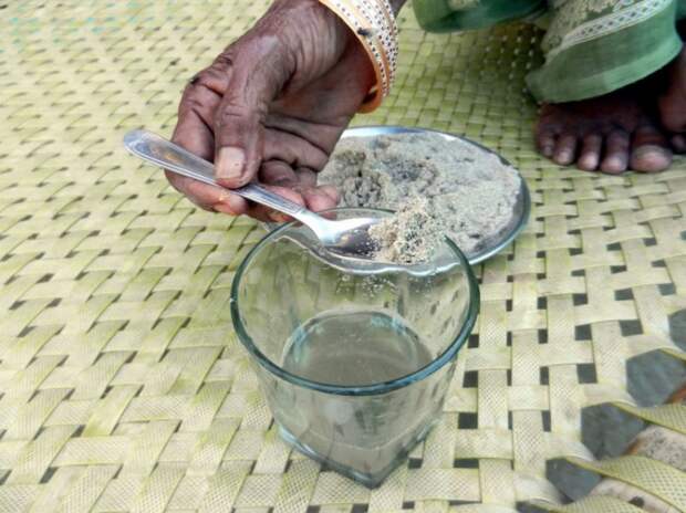 Рецепт долголетия: съедать килограмм песка в день (7 фото)
