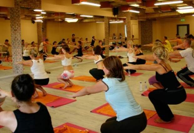 Бикрам-йога: совмещаем фитнес, йогу и сауну