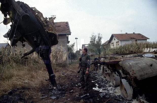 Vukovar_turret_stvol_close.jpg Vukovar_turret_stvol_close.jpg
