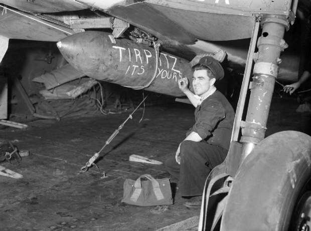 Авианосец HMS Furious, 3 апреля 1944 г. (Тирпиц. Это твоё).