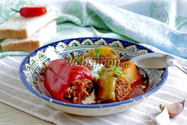Фото Фаршированный перец с мясом и капустой
