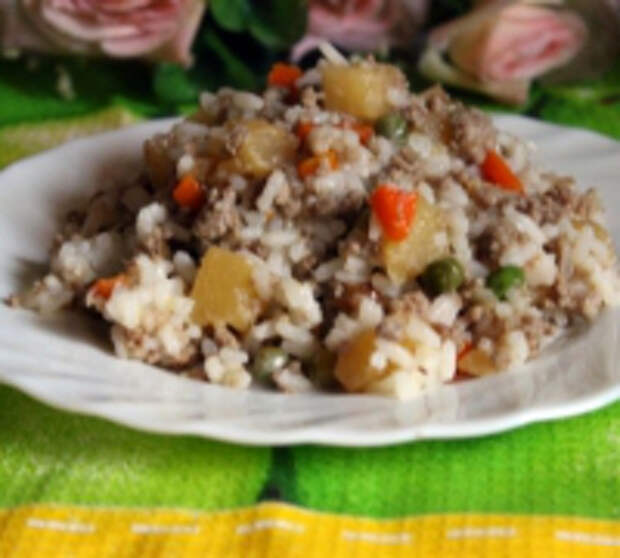 Рис с овощами и мясным фаршем