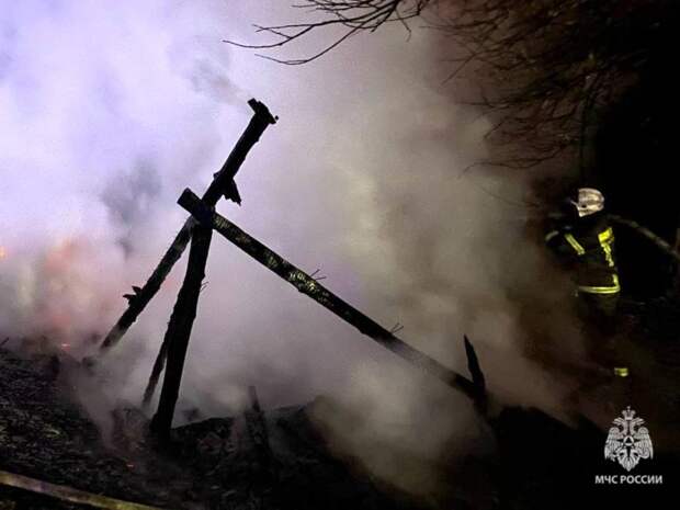 В Новгородской области злоумышленник лишил жилья бывшую сожительницу и её соседей