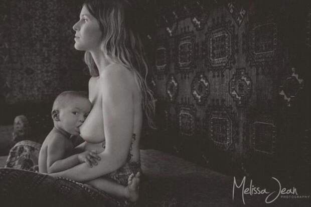 С молоком матери: запрещенные портреты кормящих мам в трогательной серии фотографий кормление, мама, молоко