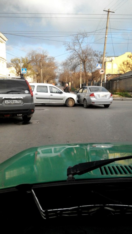 Лента ДТП в Севастополе: понедельник - день тяжёлый! (фото)