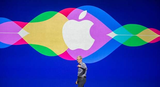 Генеральный директор Apple Тим Кук во время презентации в Сан-Франциско