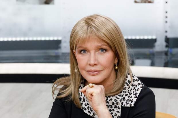 «Я от тебя отрекусь!»: драма Елены Прокловой и дочери