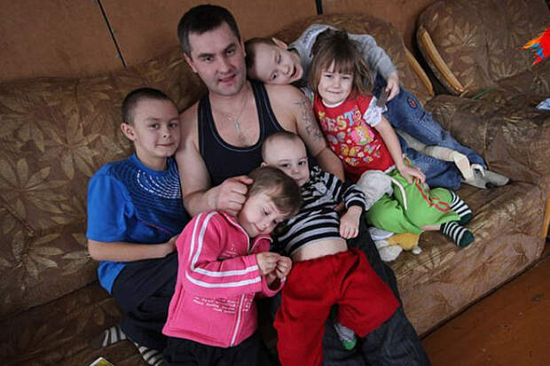 33-летний житель Башкирии в одиночку воспитывает пятерых детей Башкирия, отец