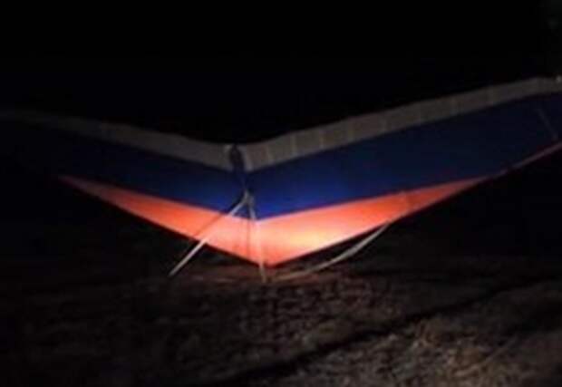 Контрабандисты из Львова летали на дельтаплане цвета флага России