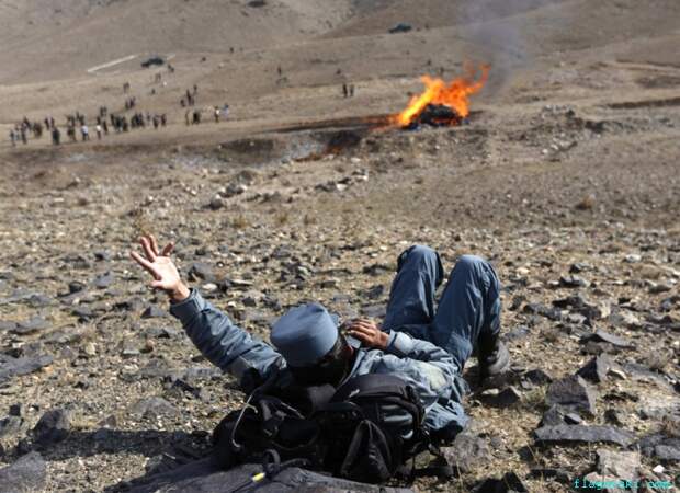 Афганская полиция сожгла более 20 тонн нелегальных наркотиков на окраине Кабула.