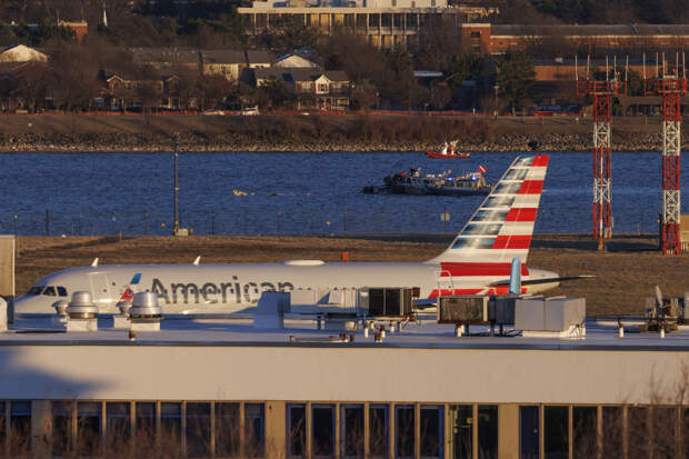 Снятая с рейса за просмотр видео без наушников пассажирка устроила истерику