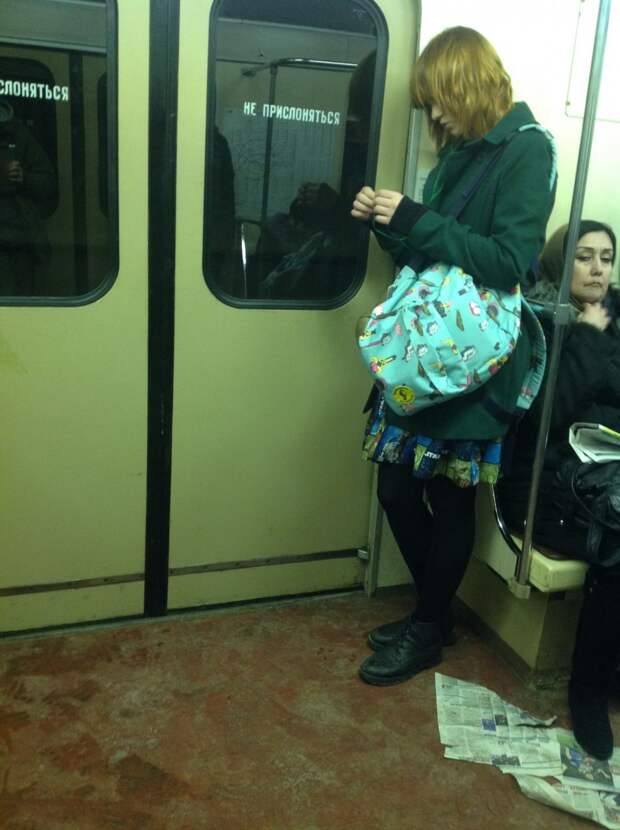Краски в метро люди, метро