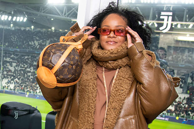 Рианна посетила футбольный матч Лиги чемпионов в Турине