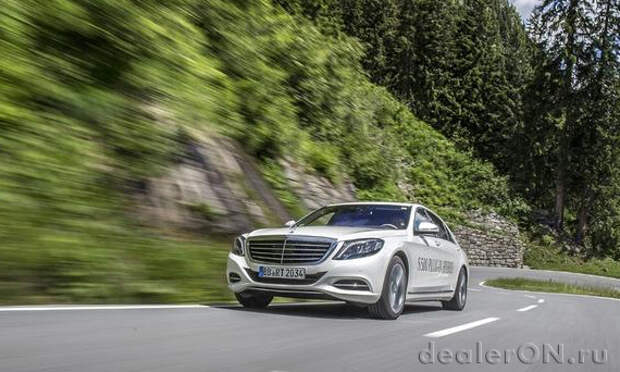 Заряжаемый гибридный седан Мерседес-Бенц S550 2015 / Mercedes-Benz S550 Plug-In Hybrid 2015