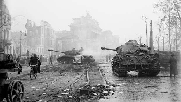 Битва за Берлин: фотохроника самого большого сражения в истории человечества