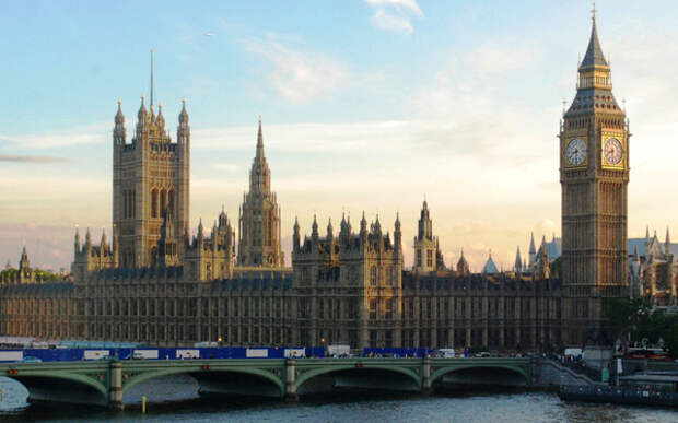 http://www.erotictradeonly.com/wp-content/uploads/2013/10/NEWS_HousesofParliament.jpg