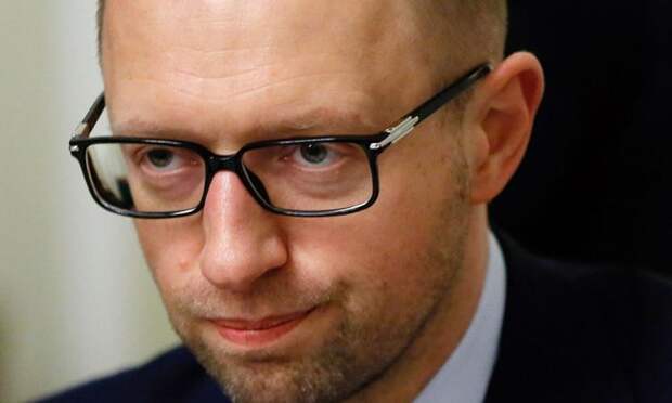 Яценюк угрожает России судом