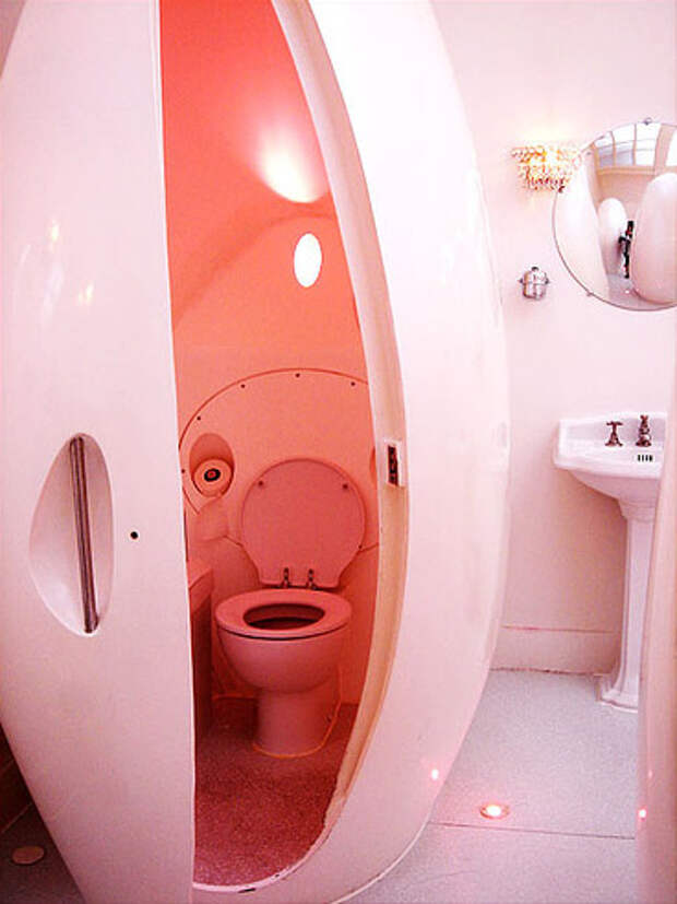 Дизайн туалета в стиле космической капсулы