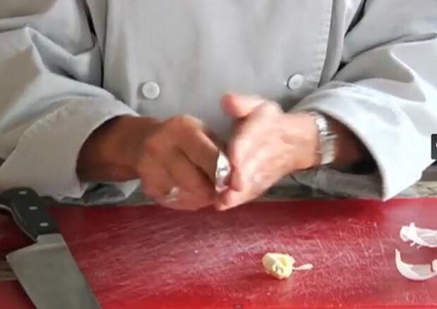 Как избавиться от запаха чеснока на пальцах Как избавиться от запаха чеснока на пальцах