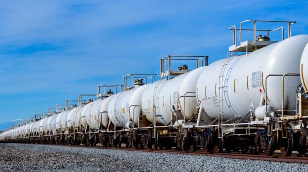 Возможность снять запрет на экспорт бензина рассматривает правительство РФ