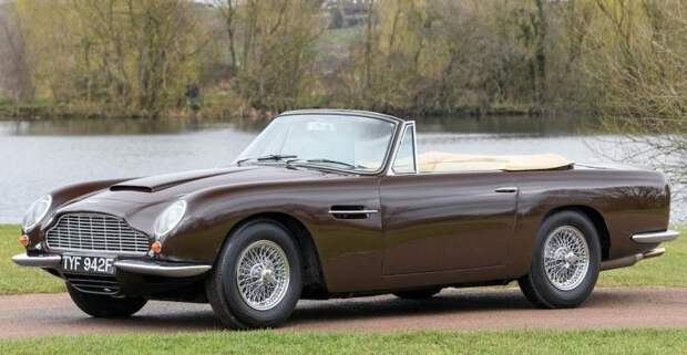 4. Aston-Martin DB6 Volante 1968 года (№DBVC/3682/R) продан за €460,000 (44 600 000 руб.)