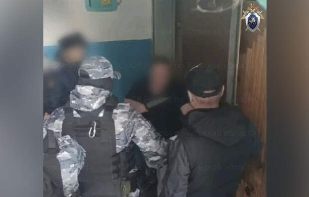 В Туле женщина с ножом напала на судебных приставов