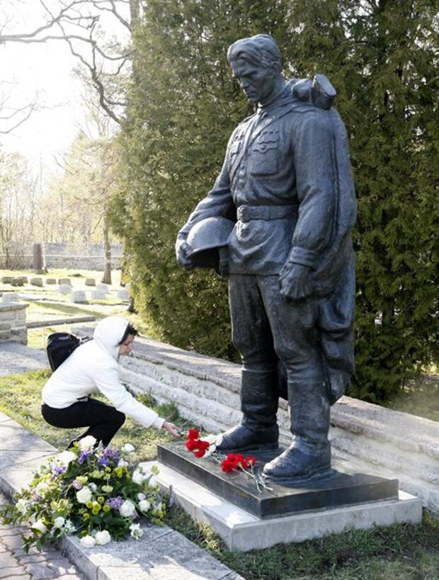 Памятник солдатам в эстонии