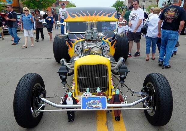 Выставка ретро-автомобилей в штате Висконсин авто, выставка, олдтаймер, ретро автомобили