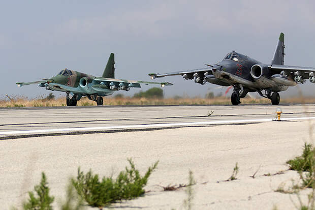 Russian_Sukhoi_Su-25_at_Latakia_(2).jpg