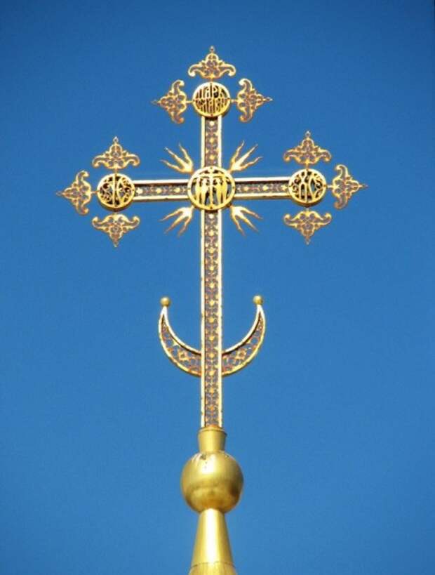 Что делает индийская ваджра на православных крестах?