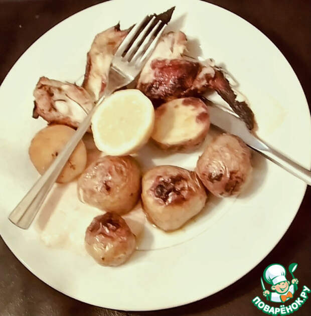 Куриные крылья с картофелем и харисой