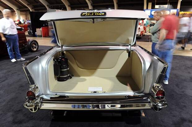 Очень бодрый Хот Род 1957 Chevy (14 фото) Очень бодрый Хот Род 1957 Chevy (14 фото)
