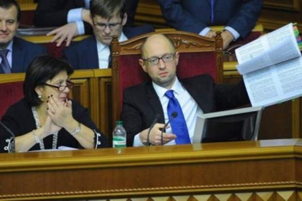 Премьер-министр Украины Арсений Яценюк может уйти в отставку в ноябре