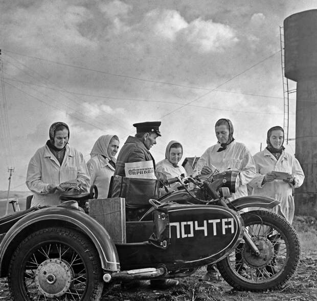 Почтальон на животноводческой ферме, 1973 год