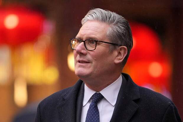 Дмитриев оценил эффект галлюциногенных грибов на премьера Британии