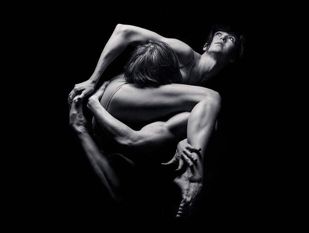 https://static.boredpanda.com/blog/wp-content/uploads/2016/10/dance-photography-vadim-stein-55-580496522b1b5__880.jpg