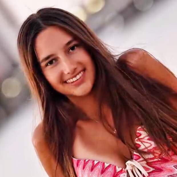 Кристина Орбакайте показала повзрослевшую дочь в честь ее 14-летия