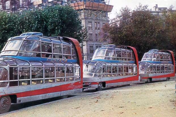 Полностью прозрачный экскурсионный автобус Полностью прозрачный экскурсионный автобус citroen, автобус, экскурсионный автобус