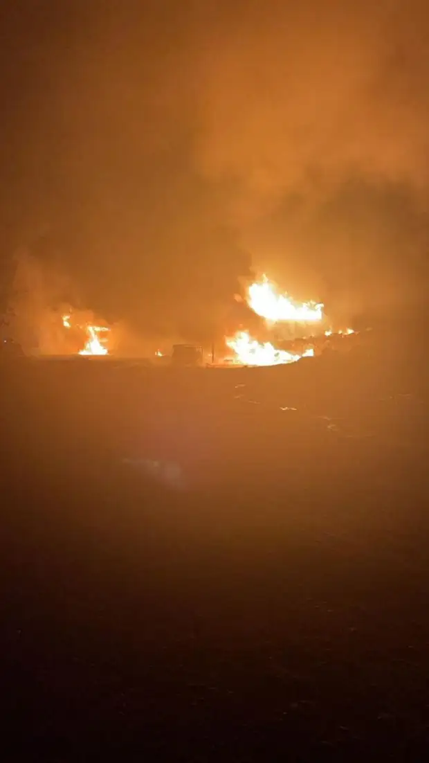 Минобороны Турции обвинило Сирию в ударах по нефтяным цистернам в Алеппо Политика