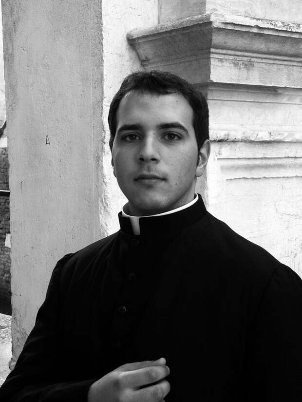 Молодые ватиканские священники «взорвали» Интернет снимками для Calendario Romano