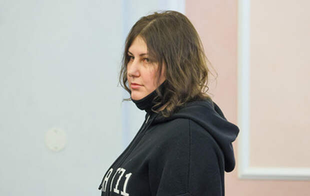 «Я не уеду раньше 5 января!»: Лариса Долина ответила Полине Лурье на требование об освобождении квартиры