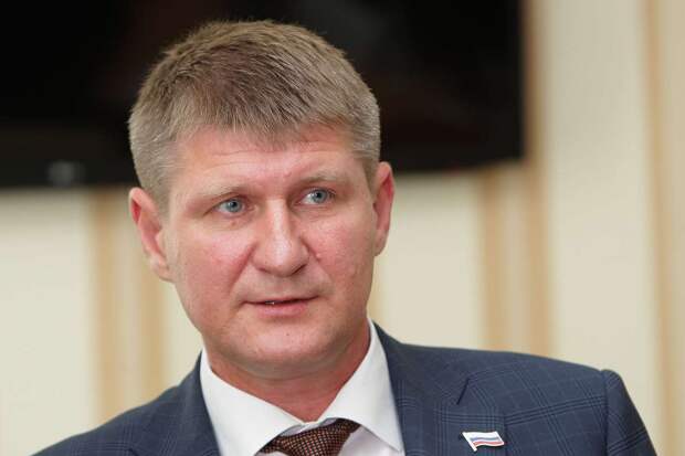 Депутат Шеремет: решение США по "Азову" поддержиавет идеи фашистского толка