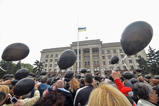 Траурные мероприятия в Одессе, посвященные годовщине пожара в Доме профсоюзов 2 мая 2014 года 